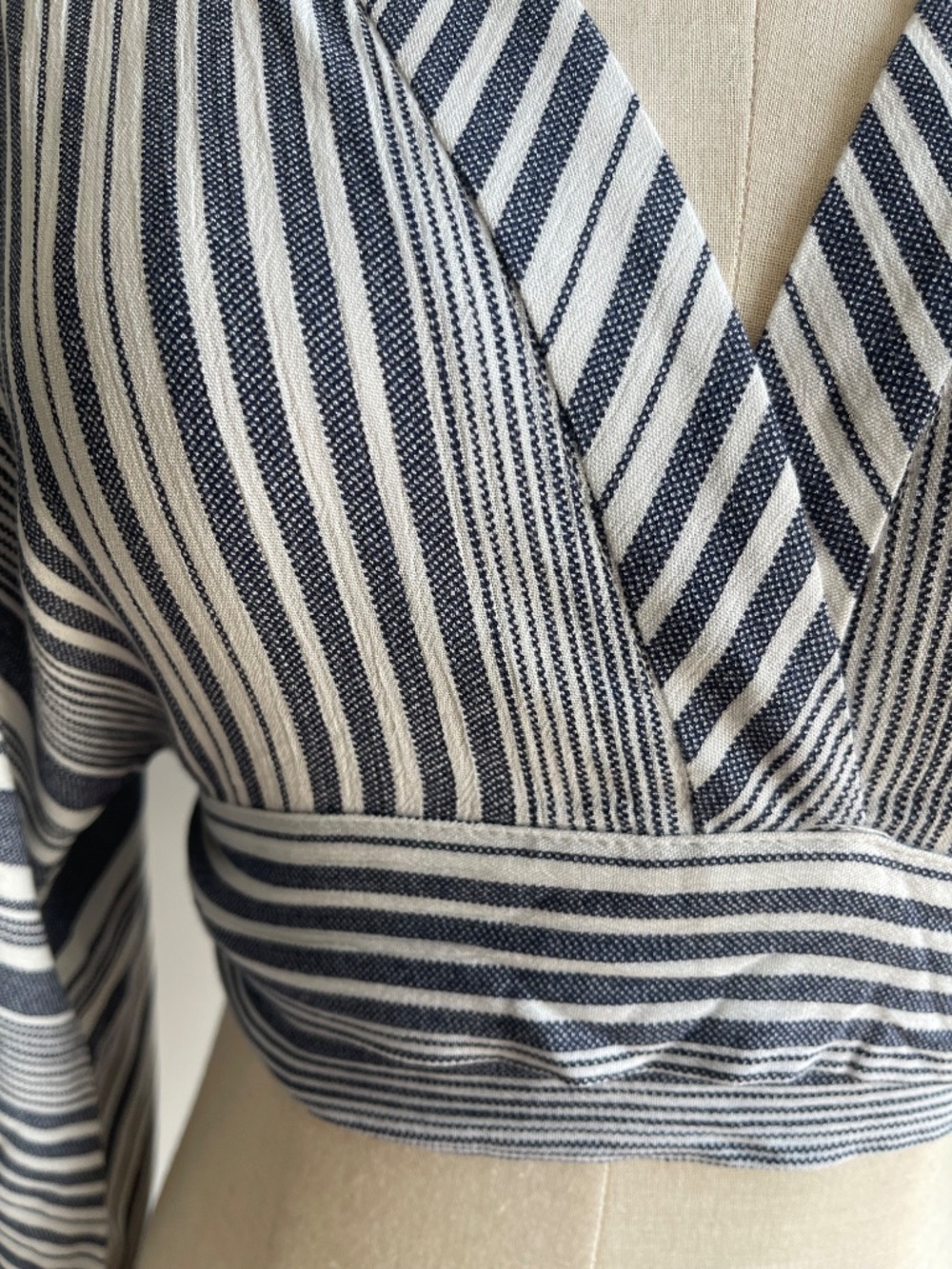 Forever 21 Striped Wrap Tie Front Crop Top NWT S - Picture 2 of 9